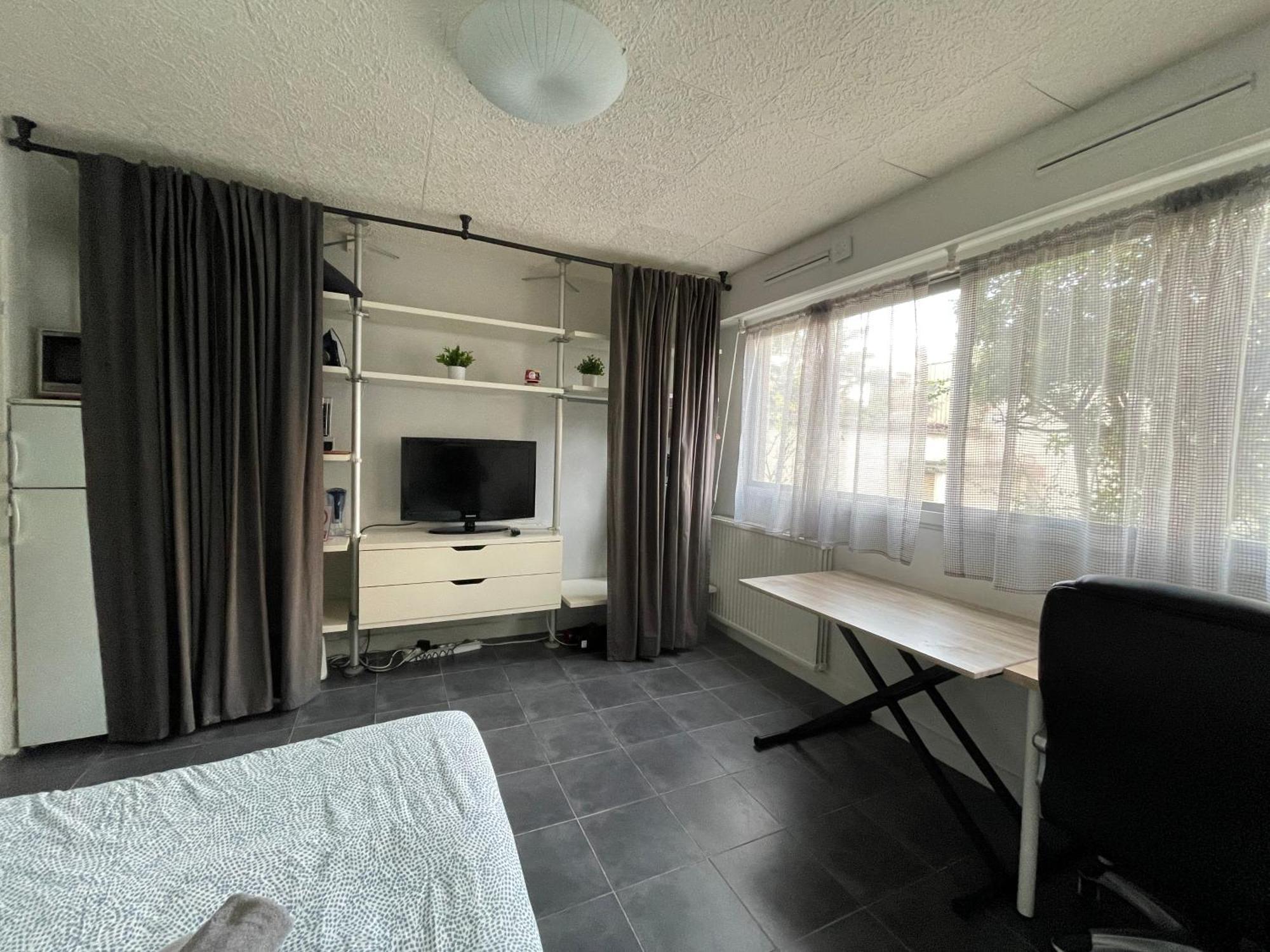Apartamento Cosy Studio In The Center Of Clichy Exterior foto